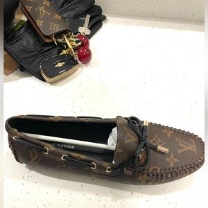 LOAFERS / SIZE 39/ NEVER WORN BRAND NEW